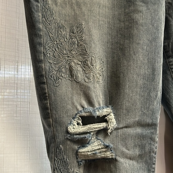 Lane Bryant Mid Rise Super Stretch Skinny Ankle 20 Regular - Picture 3 of 12